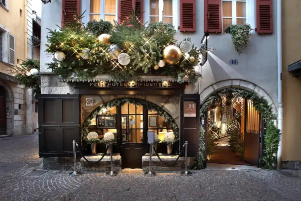 Petit Hotel Confidentiel — vue 1