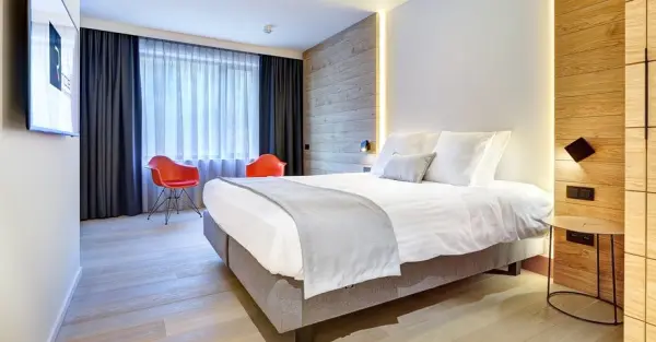 R Hotel Experiences — vue 2