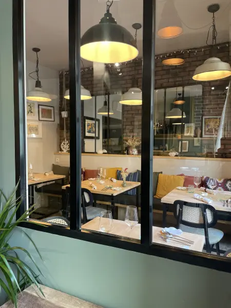 Restaurant Aliro — vue 3