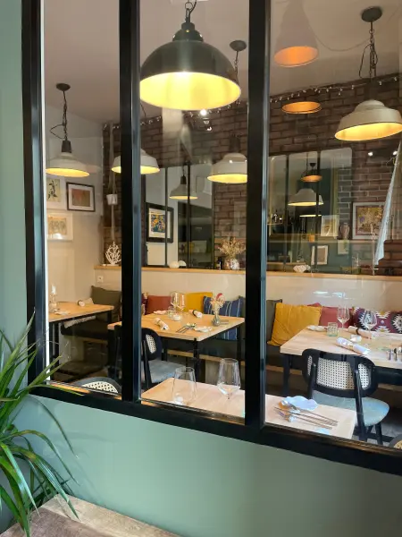 Restaurant Aliro — vue 3