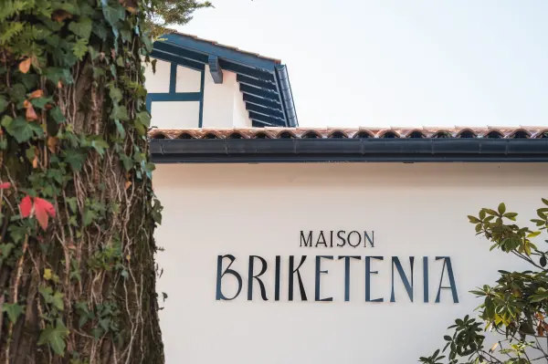 Briketenia — vue 9