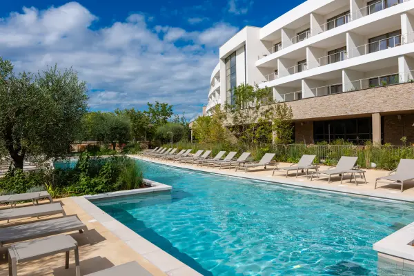 Horizon Resort Massane — vue 4