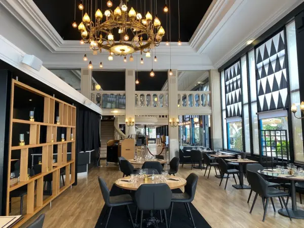 Casino de Vichy Grand Cafe — vue 3