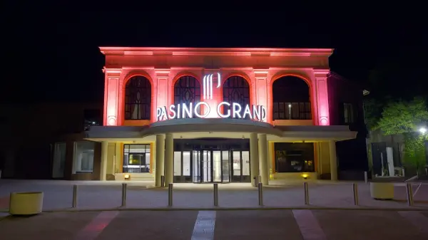Pasino Grand la-Tour-de-Salvagny — vue 1