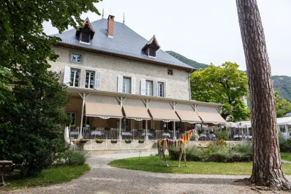 Chateau des Comtes de Challes — vue 7