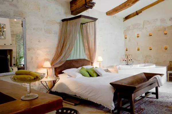 Château Latour Ségur Suites & Spa TerreHappy® — vue 2