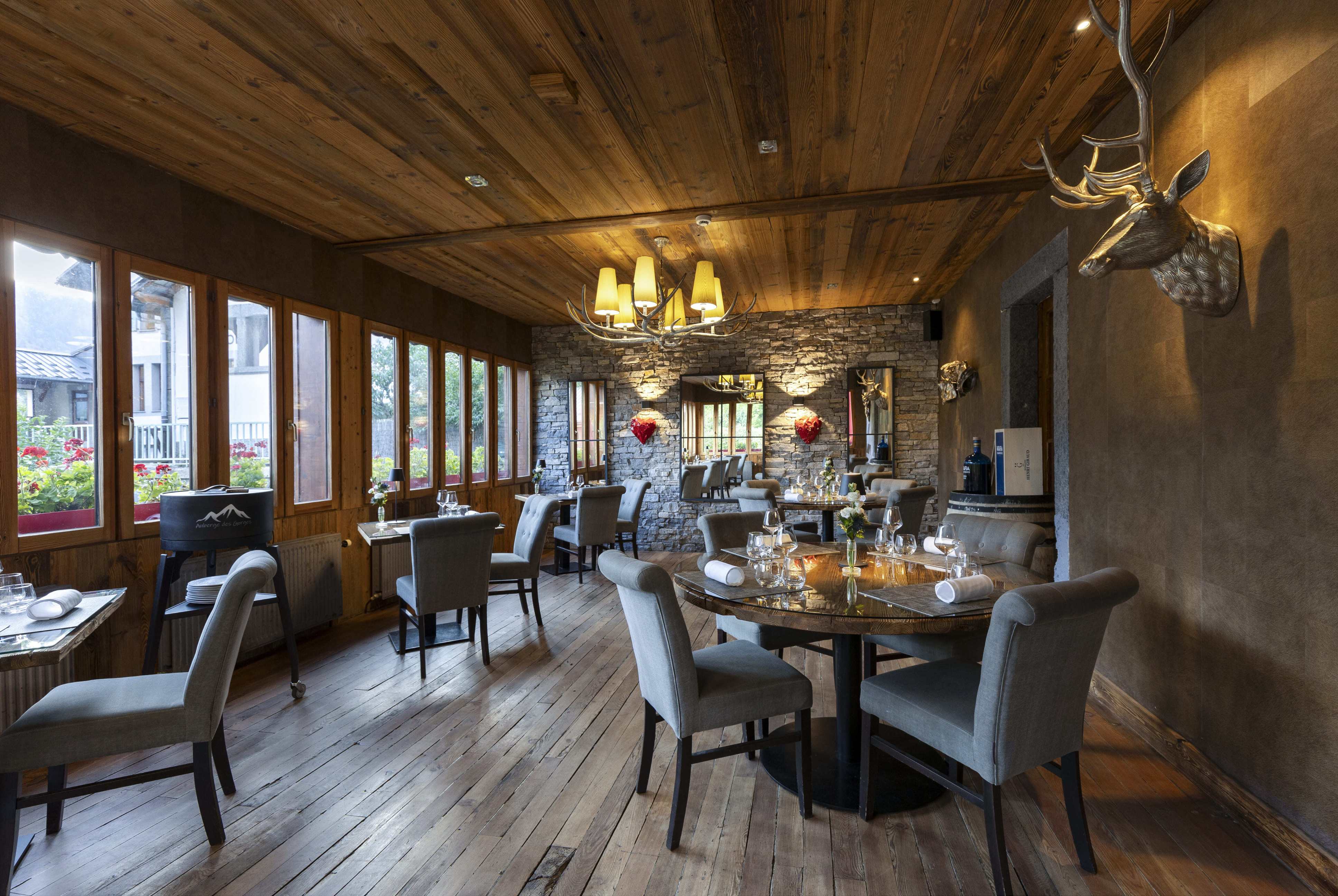 L’Auberge des Gorges : Un Havre de Paix Gourmand au Cœur de la Vallée de Chamonix